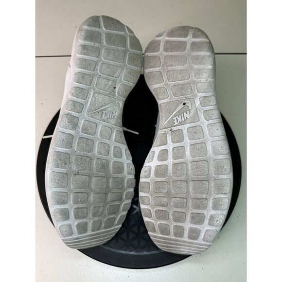Nike Womens Roshe One white Lace Up Running Shoes Size 9 US 844994-100 - Picture 6 of 9